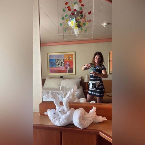 Meet your Posher, Tiara - Picture 12 of 16